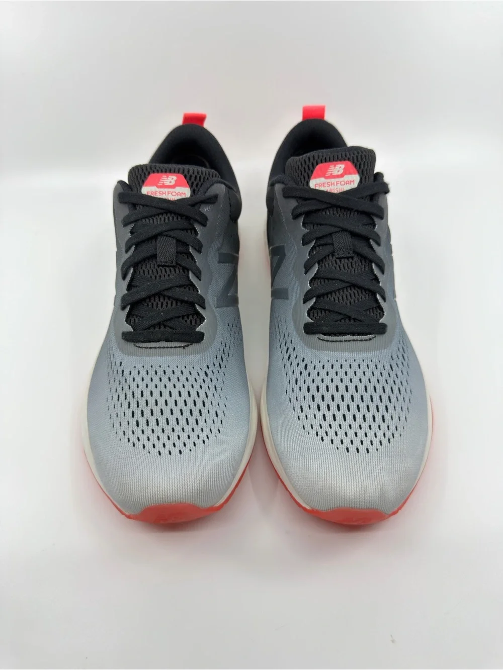 New Balance Fresh Foam Arishi v3 Color Gray & Blk s With Red SZ 10